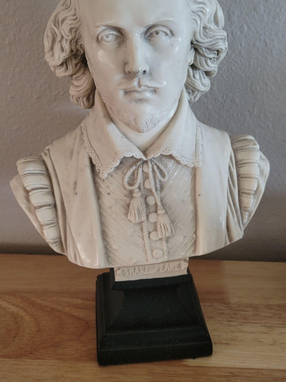 White Shakespeare Bust Sculpture on Black Pedestal - Decorative Home Art